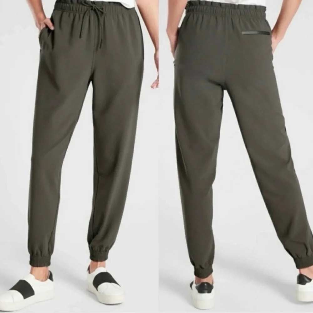 Athleta Metropolis Jogger Women 10P Olive Green Paperbag Waist Stretch Pants